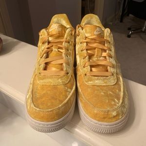 Nike Air Force 1 LV8 Crushed Velvet (GS)